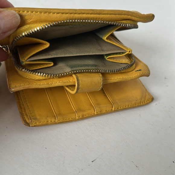 Bottega Veneta Yellow Woven Wallet Leather with Geometric Design - Picture 5 of 7